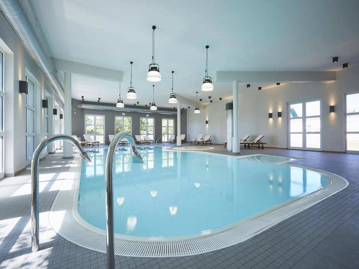 Reetland Am Meer - Premium Reetdachvilla Mit 2 Schlafzimmern, Sauna Und Kamin E04 Dranske Exterior foto
